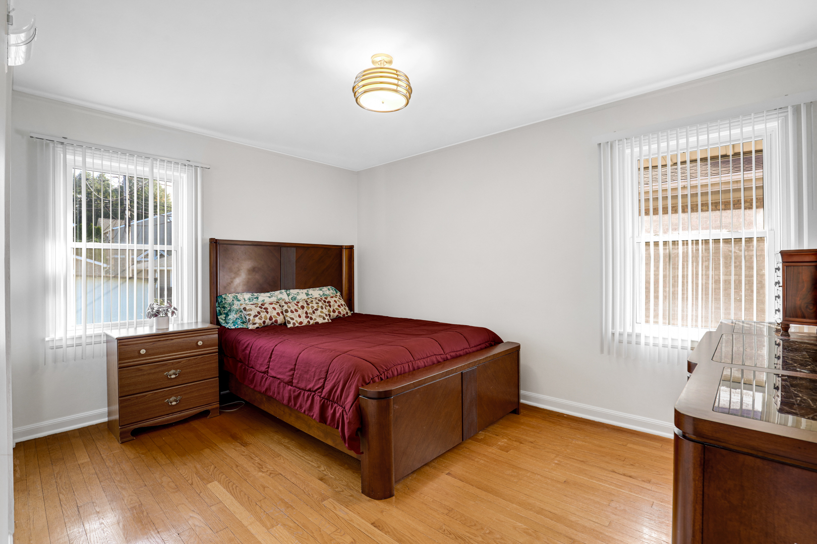 5253 Davis Street Property Photo 10