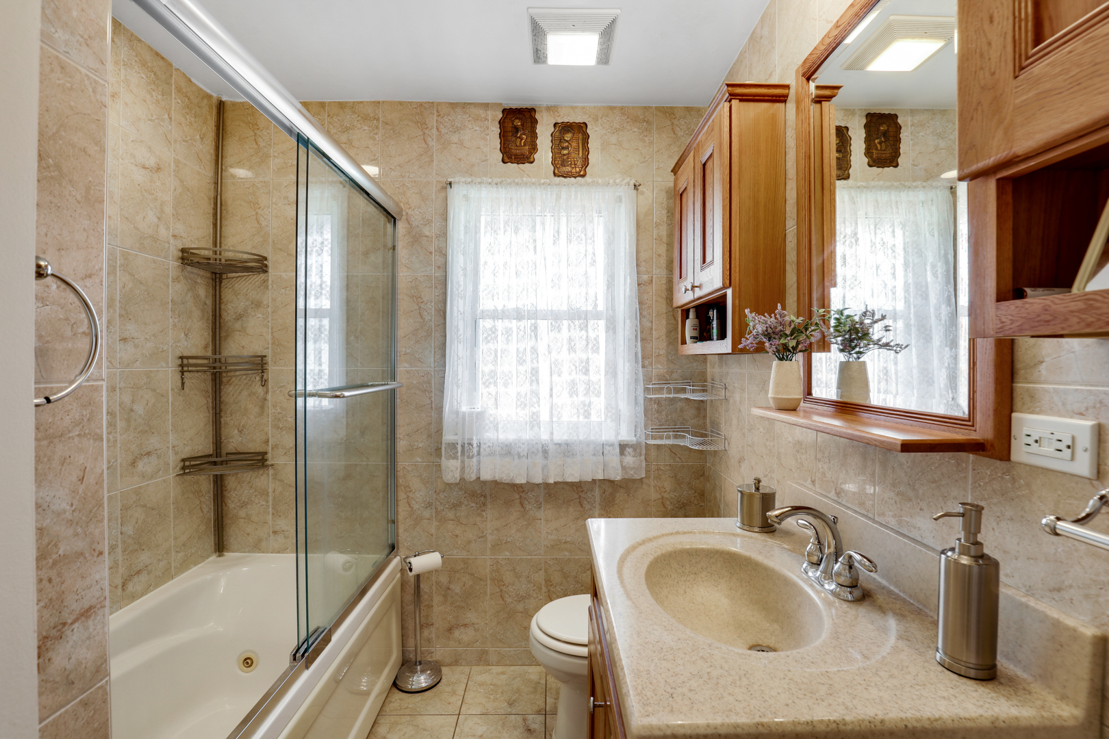 5253 Davis Street Property Photo 11