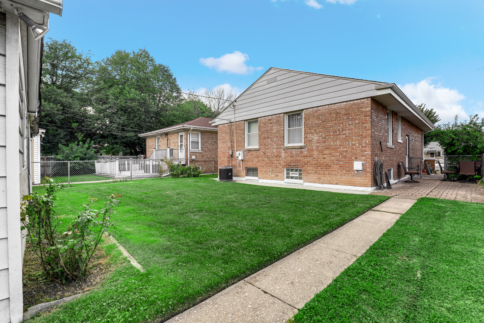 5253 Davis Street Property Photo 19