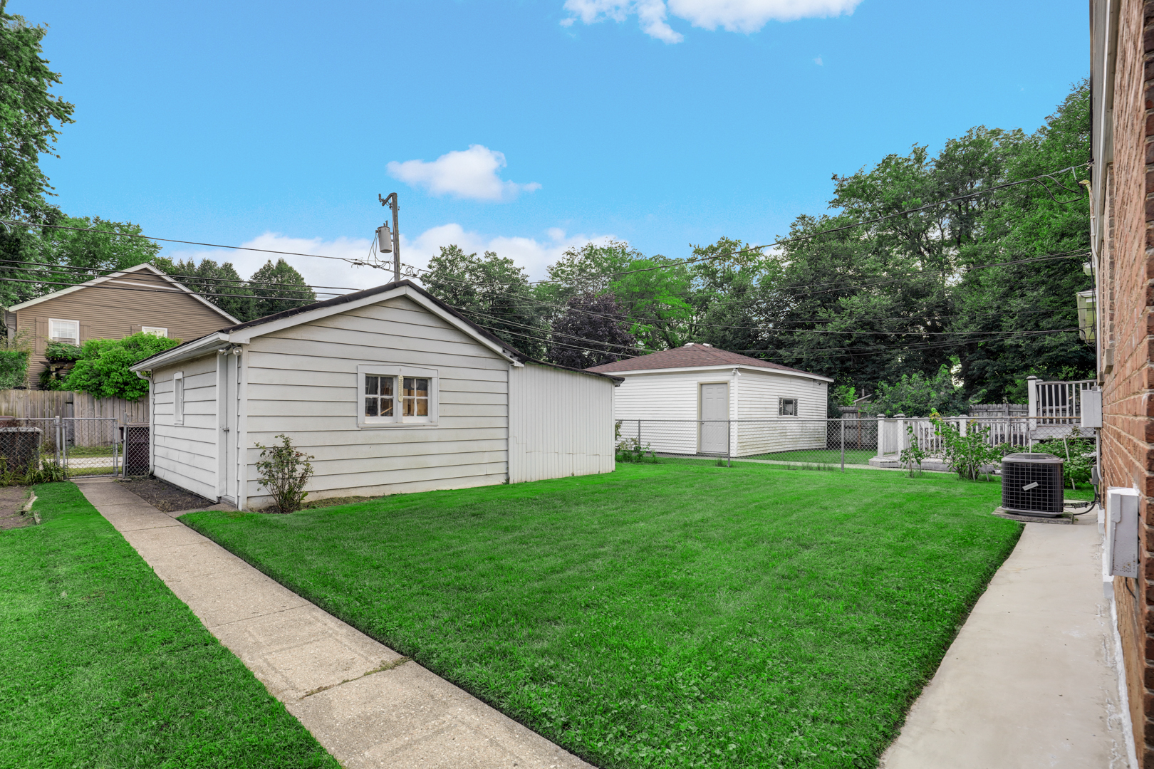 5253 Davis Street Property Photo 20