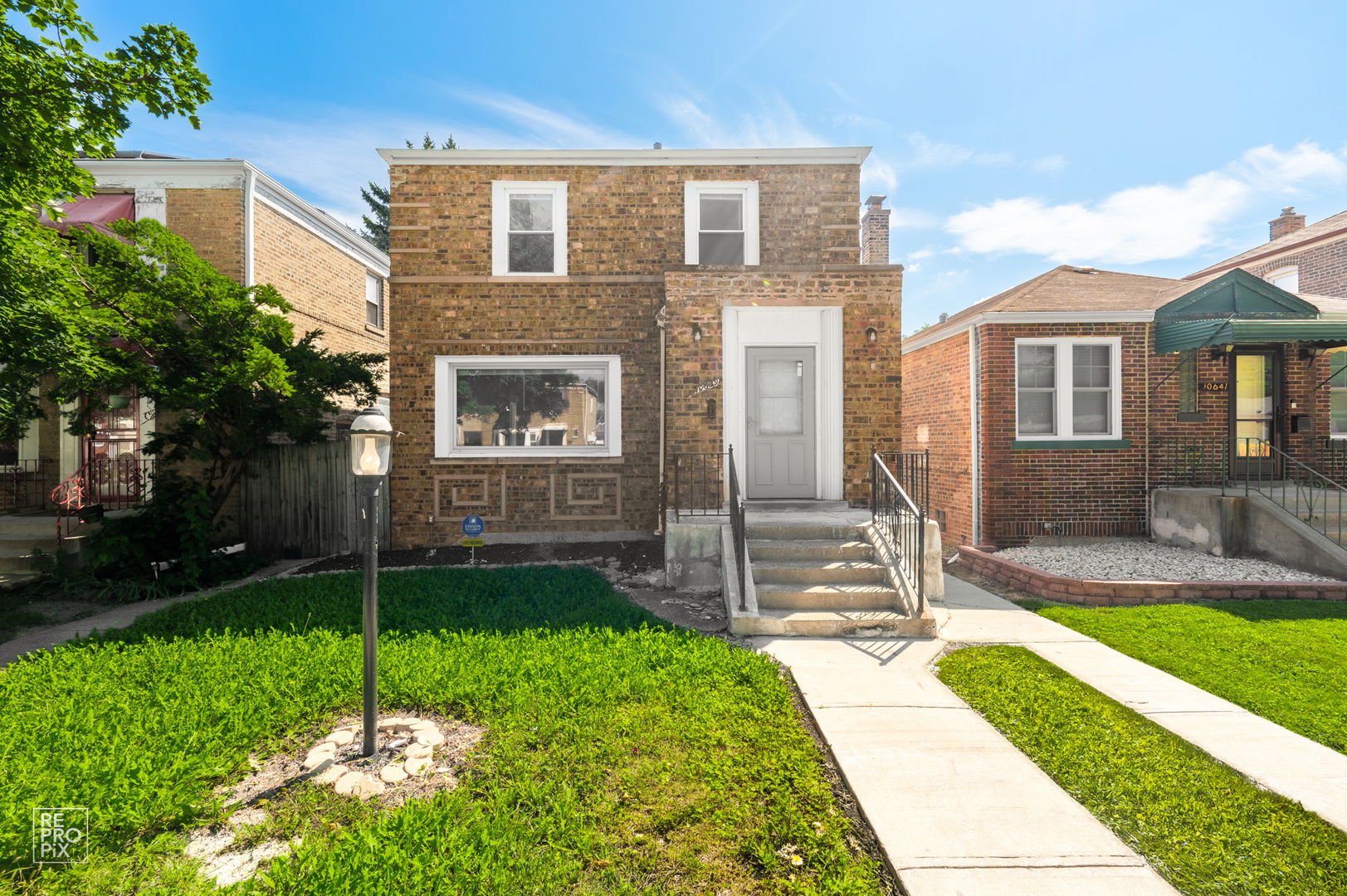 10639 S Forest Avenue Property Photo 2