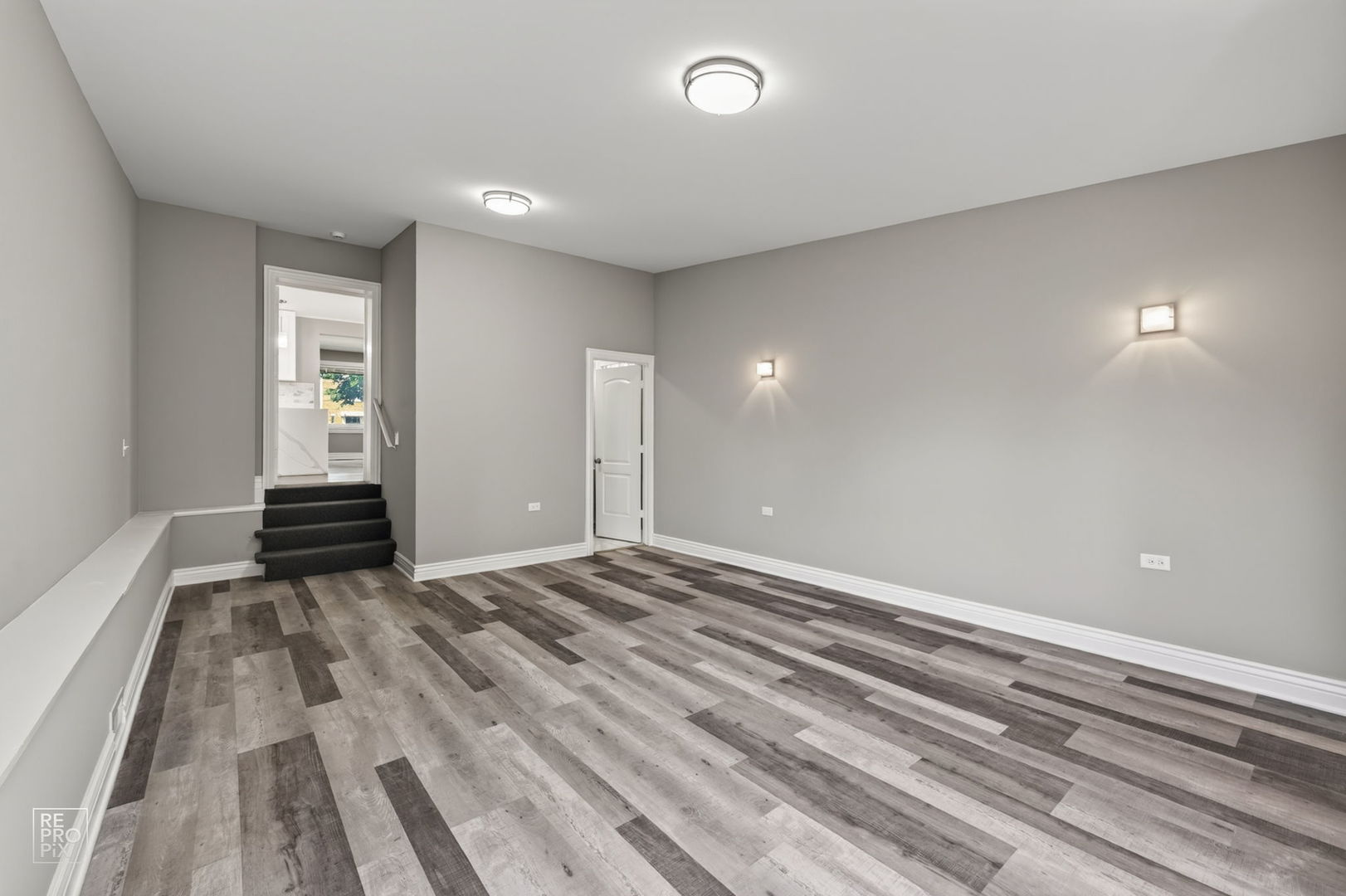 10639 S Forest Avenue Property Photo 10