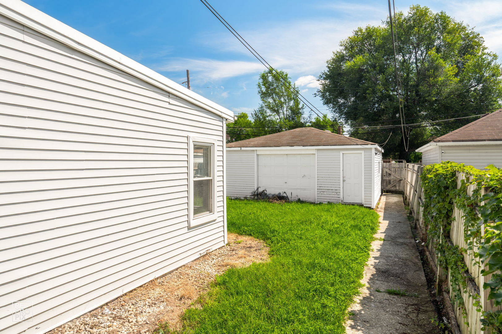 10639 S Forest Avenue Property Photo 19