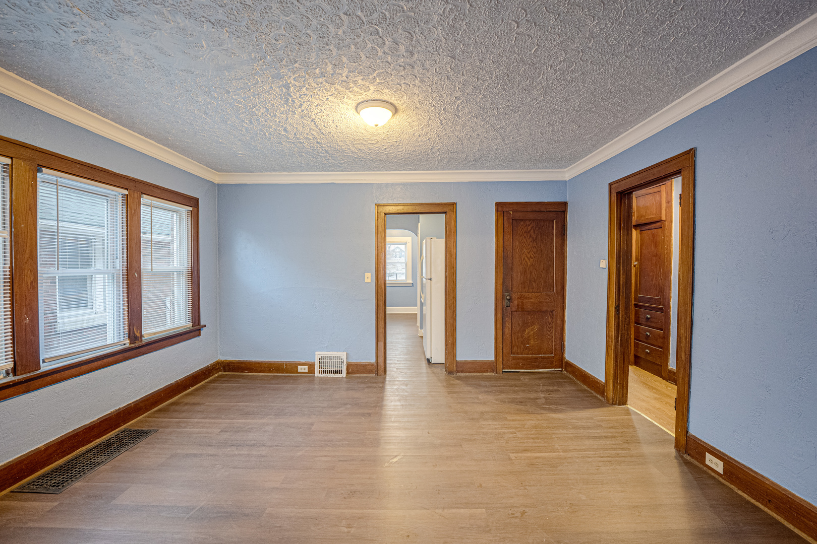 2403 Elm Street Property Photo 4