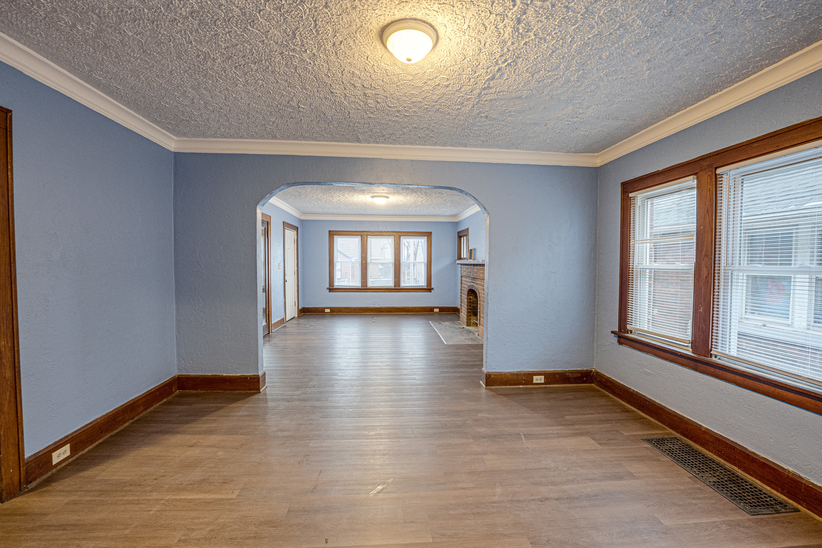 2403 Elm Street Property Photo 5