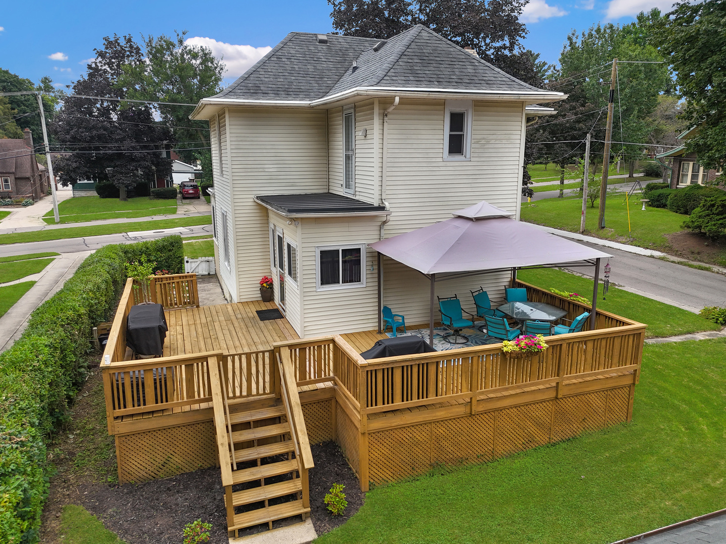 1426 W Lincoln Boulevard Property Photo 7