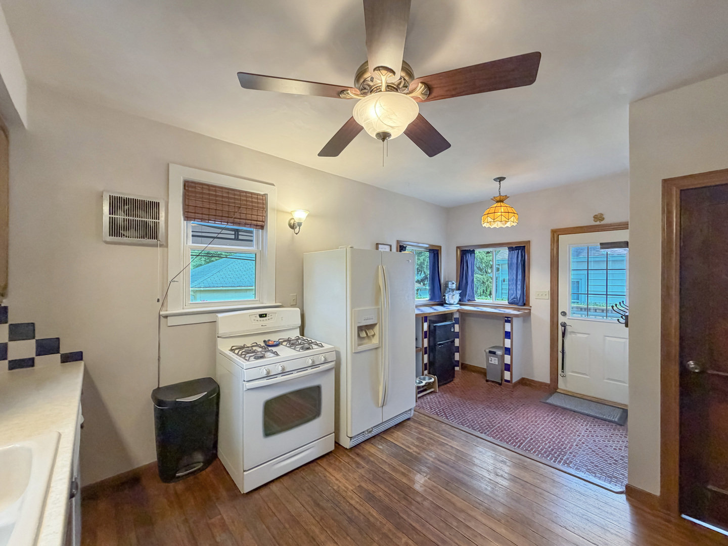 1426 W Lincoln Boulevard Property Photo 23