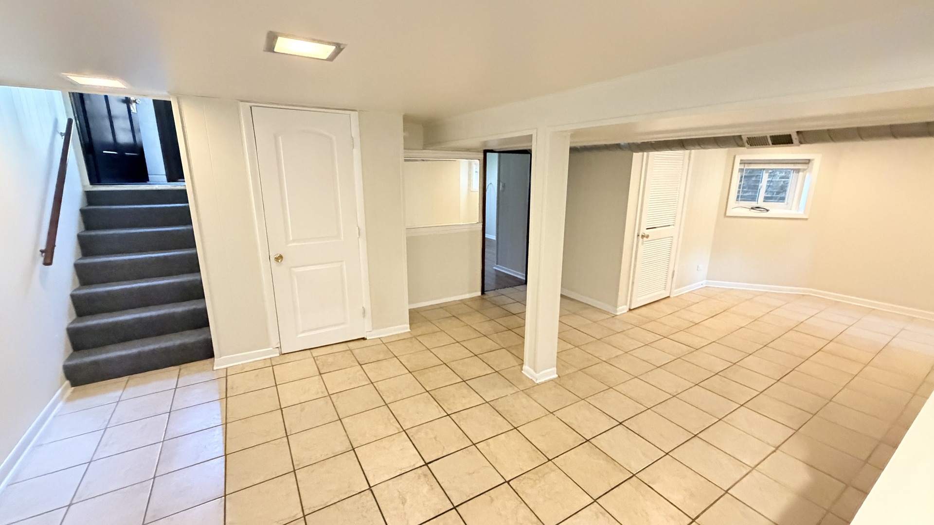 5706 N Maplewood Avenue G Property Photo 4