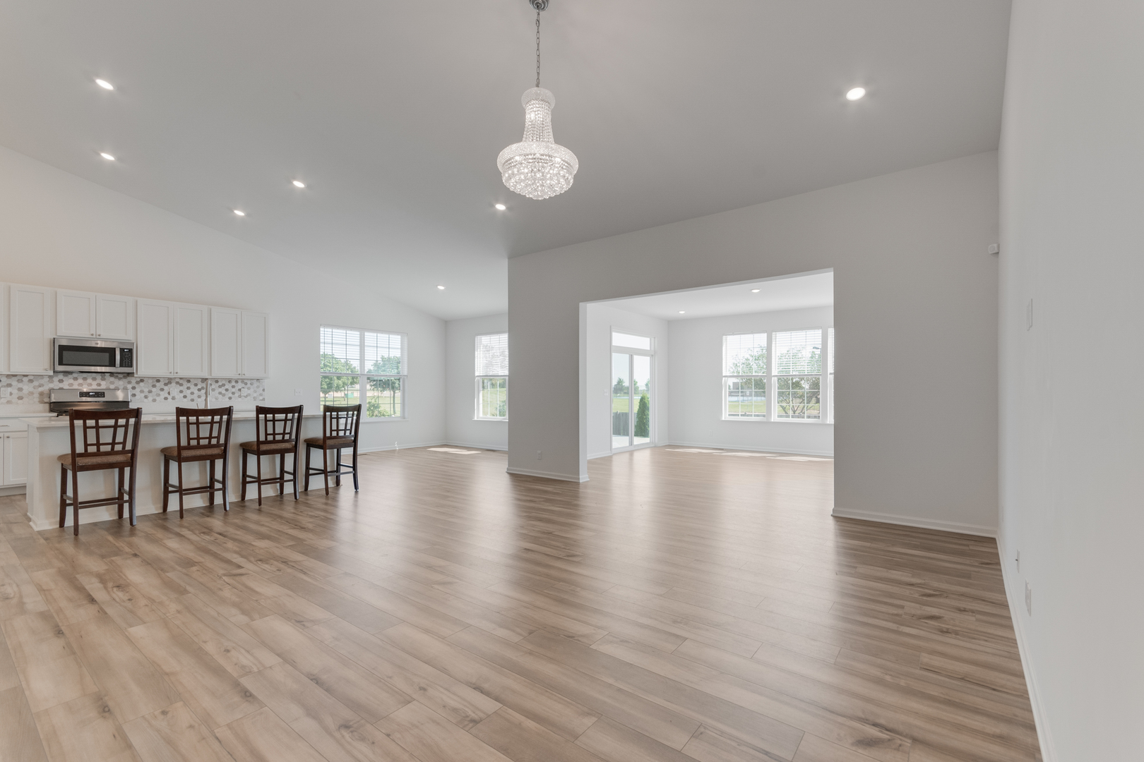 2164 Tremont Avenue Property Photo 8