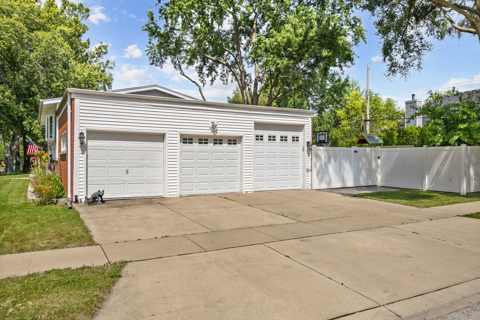 1120 S 12th Avenue Property Photo 4