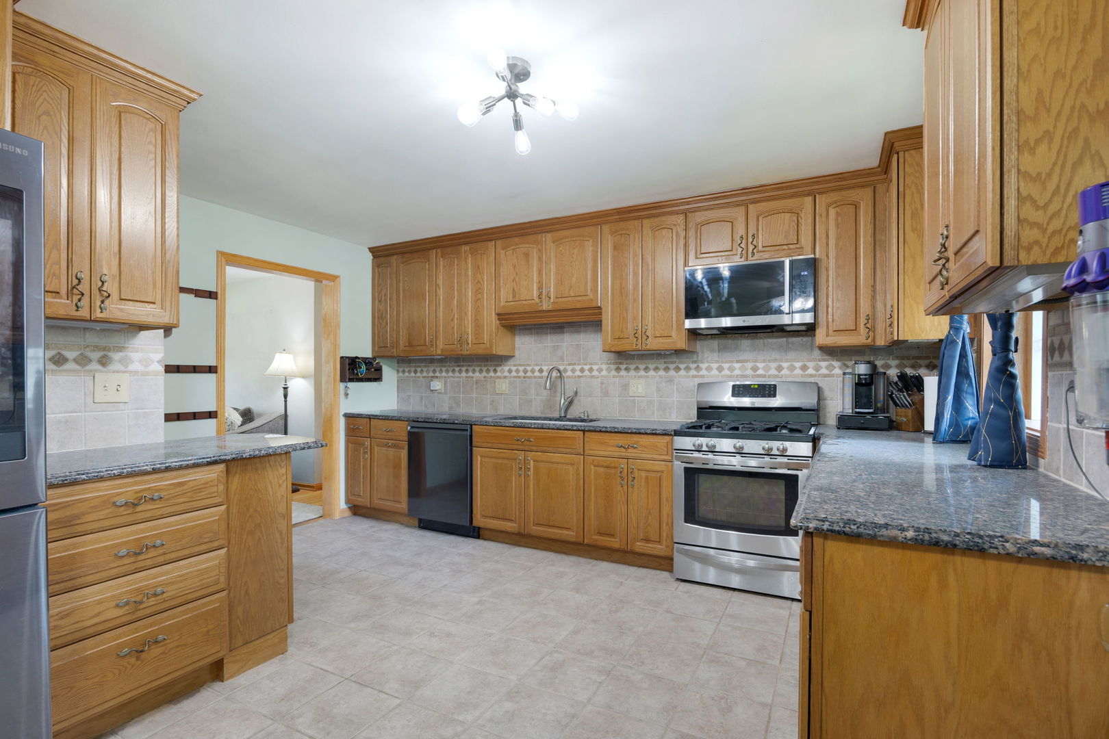 1120 S 12th Avenue Property Photo 8