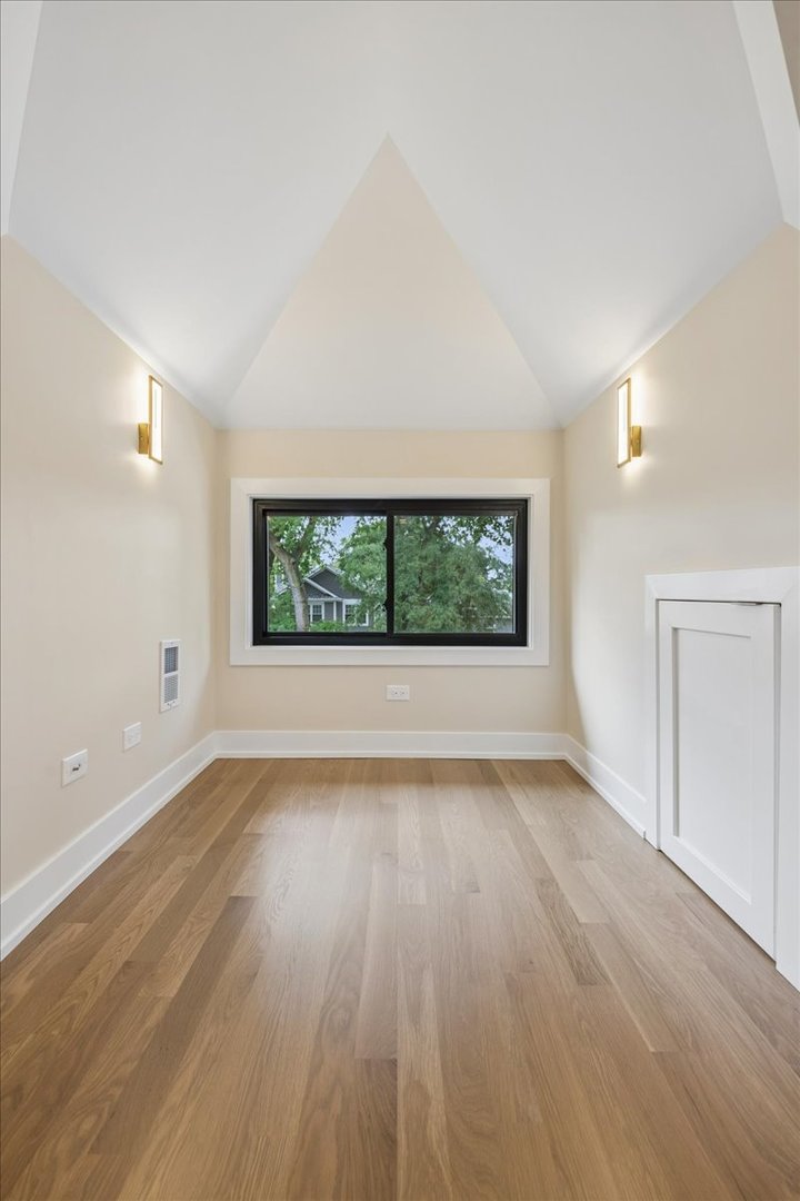 3841 N Kenneth Avenue Property Photo 29