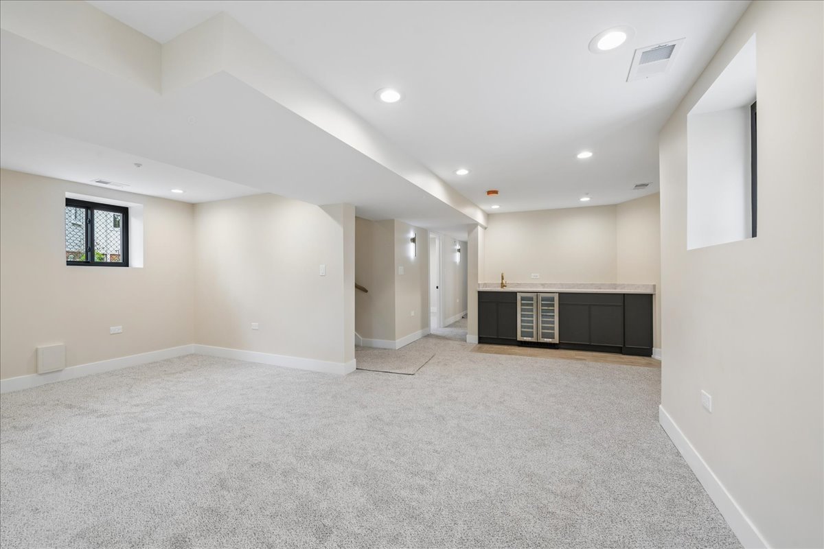 3841 N Kenneth Avenue Property Photo 33