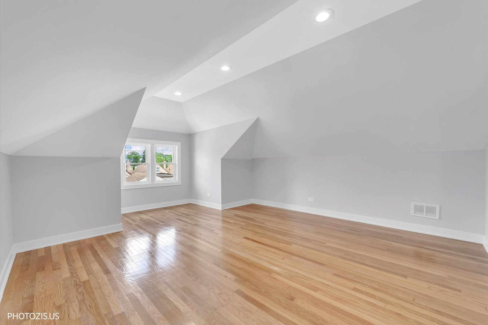 3625 N Nora Avenue Property Photo 27