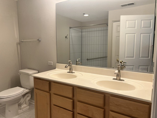 541 N Hough Street 305 Property Photo 14