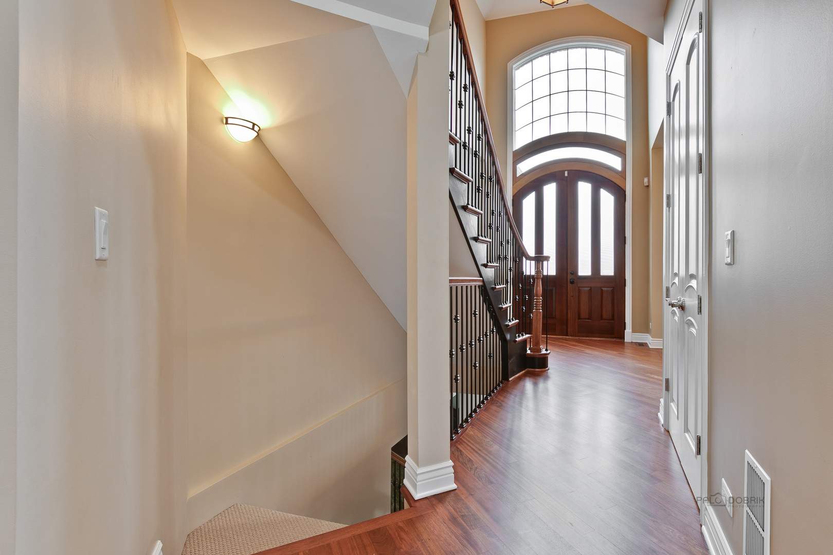 7229 Roxbury Court Property Photo 3