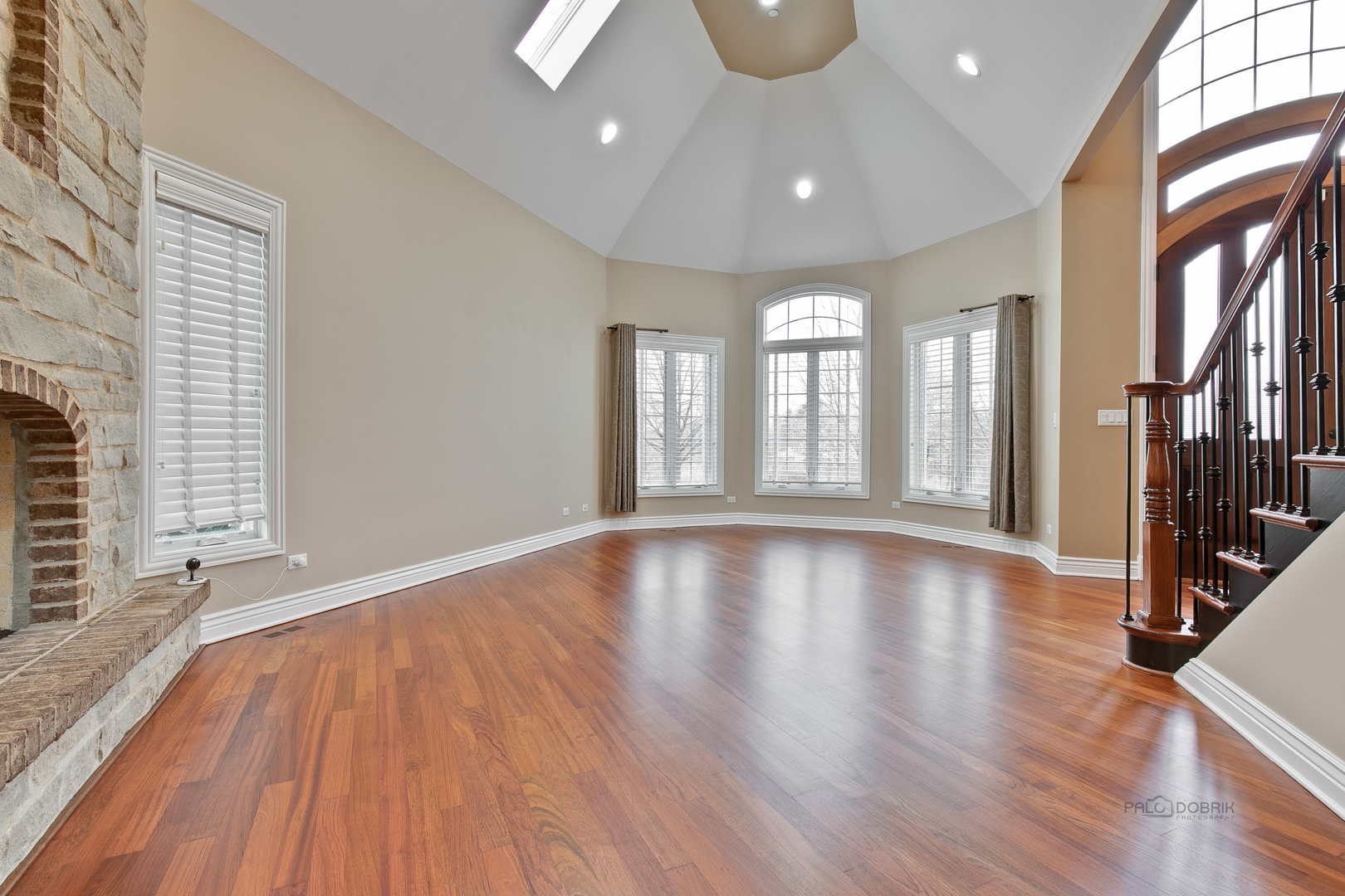 7229 Roxbury Court Property Photo 9