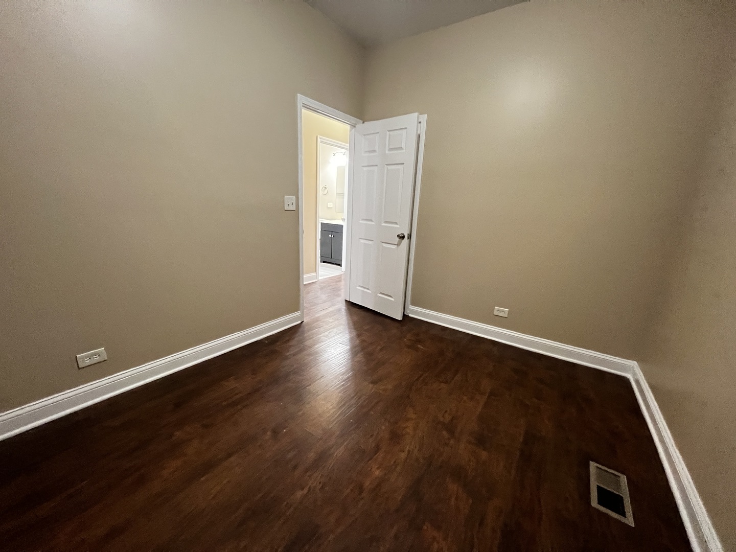 7642 S Normal Avenue Property Photo 6