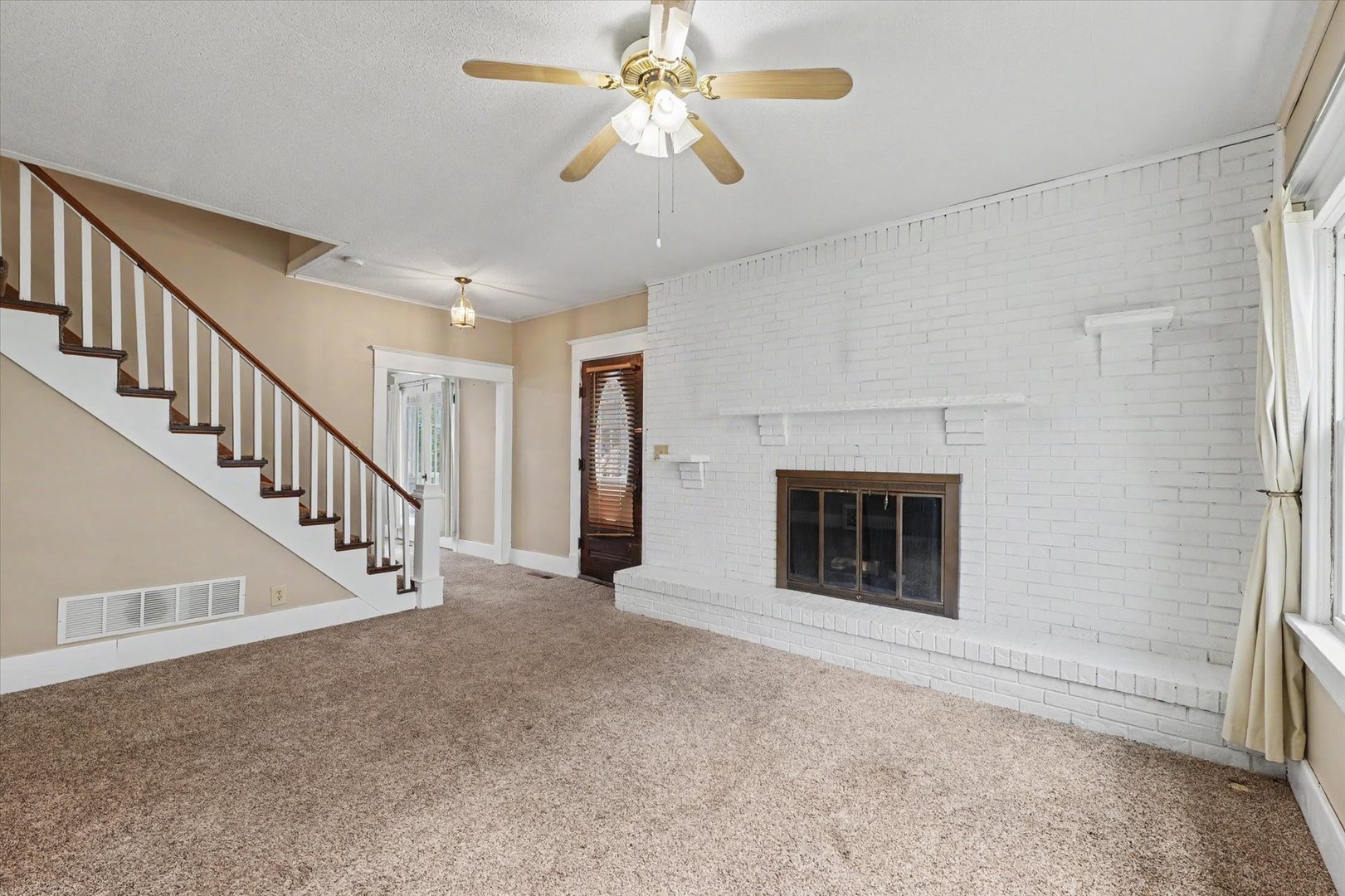 110 S Richman Street Property Photo 8