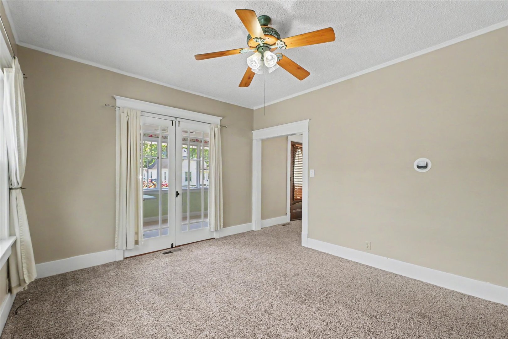 110 S Richman Street Property Photo 11