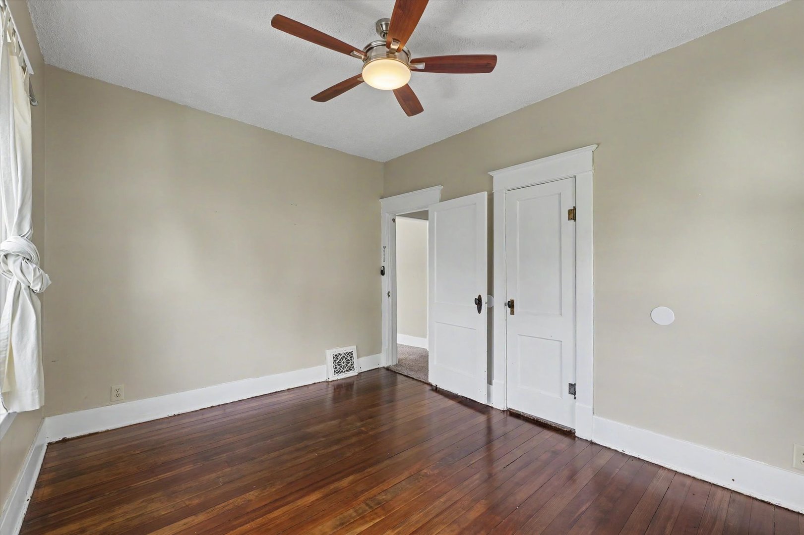 110 S Richman Street Property Photo 20
