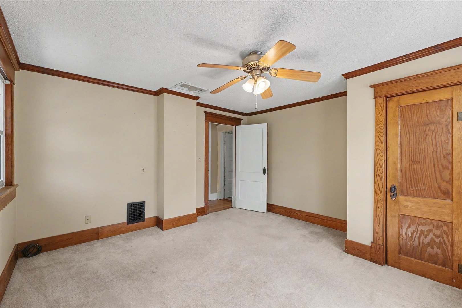 110 S Richman Street Property Photo 28