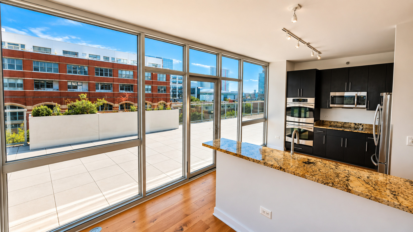 1901 S Calumet Avenue 601 Property Photo 4