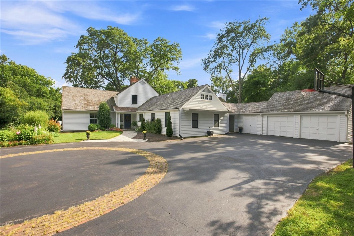 1810 South Lane Property Photo 3