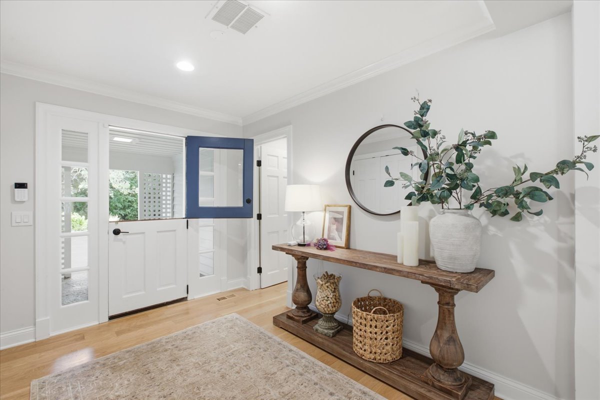 1810 South Lane Property Photo 8