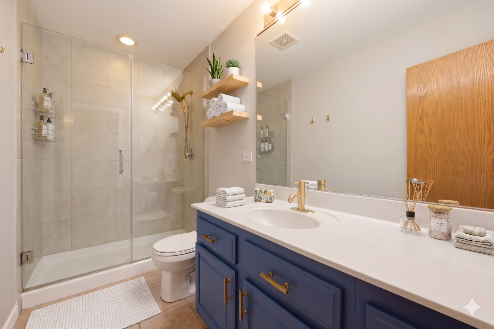 1610 W Fullerton Avenue 403 Property Photo 5