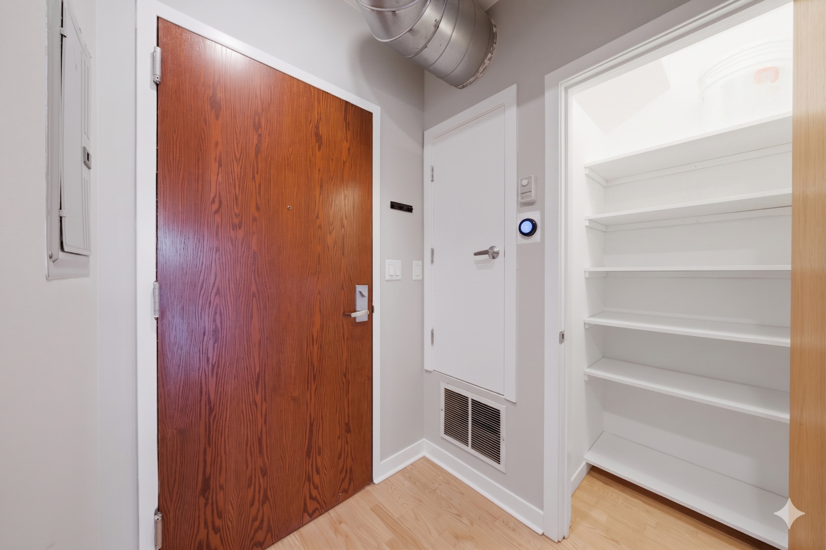 1610 W Fullerton Avenue 403 Property Photo 6