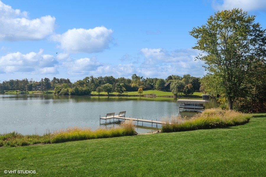 65 Round Barn Road Property Photo 3