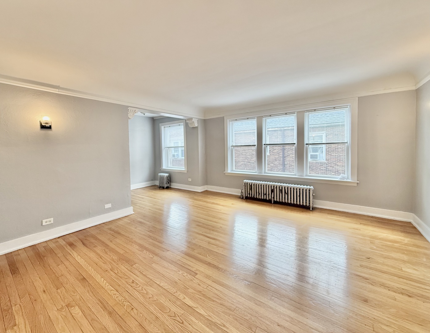 2801 W Lunt Avenue H3 Property Photo 2