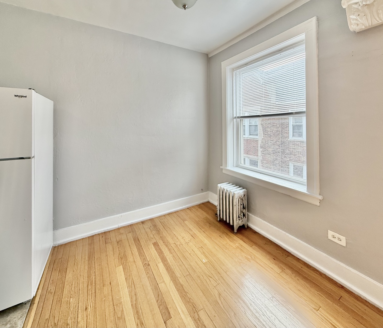 2801 W Lunt Avenue H3 Property Photo 5