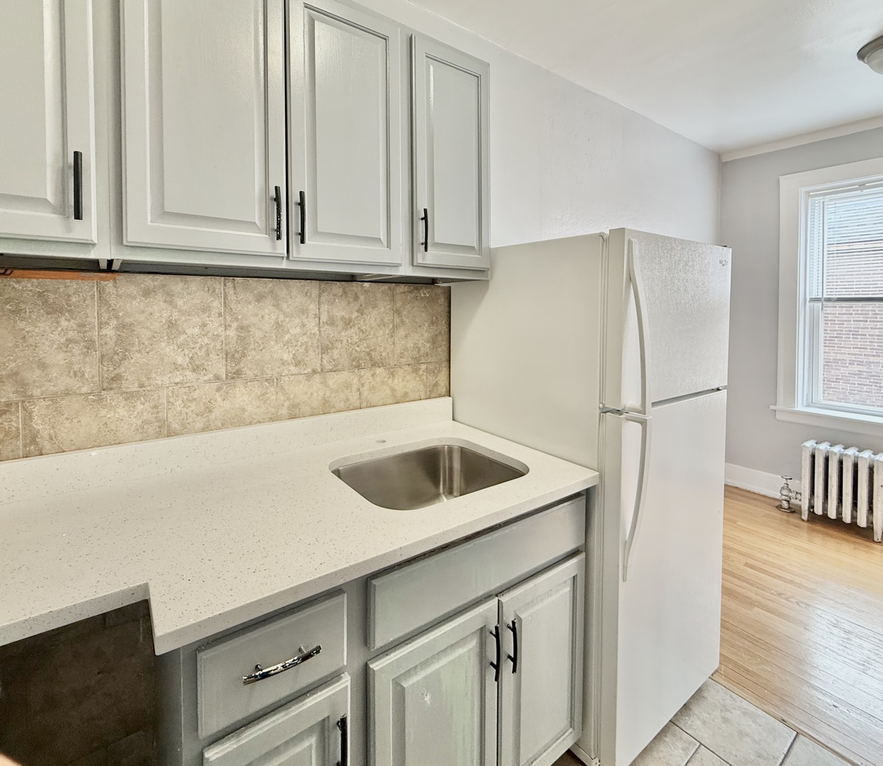 2801 W Lunt Avenue H3 Property Photo 9