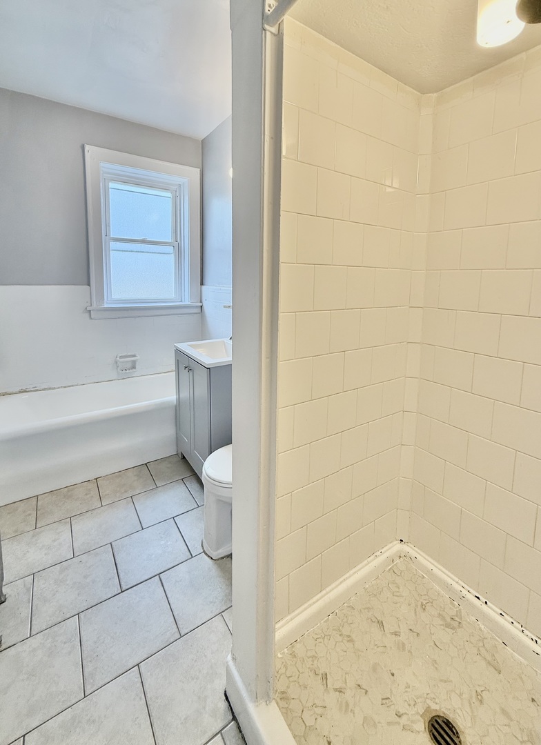 2801 W Lunt Avenue H3 Property Photo 11