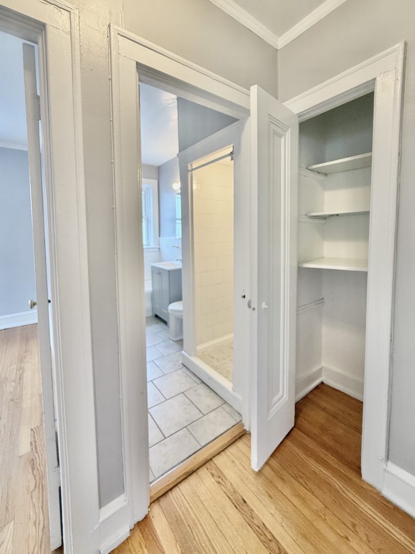 2801 W Lunt Avenue H3 Property Photo 14