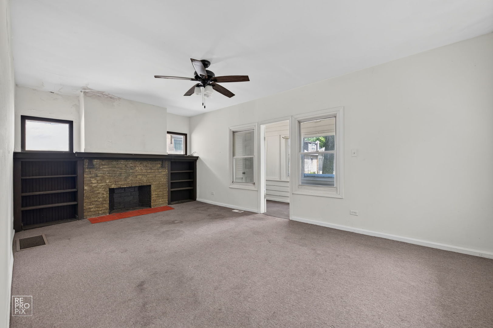 8234 S Kimbark Avenue Property Photo 4