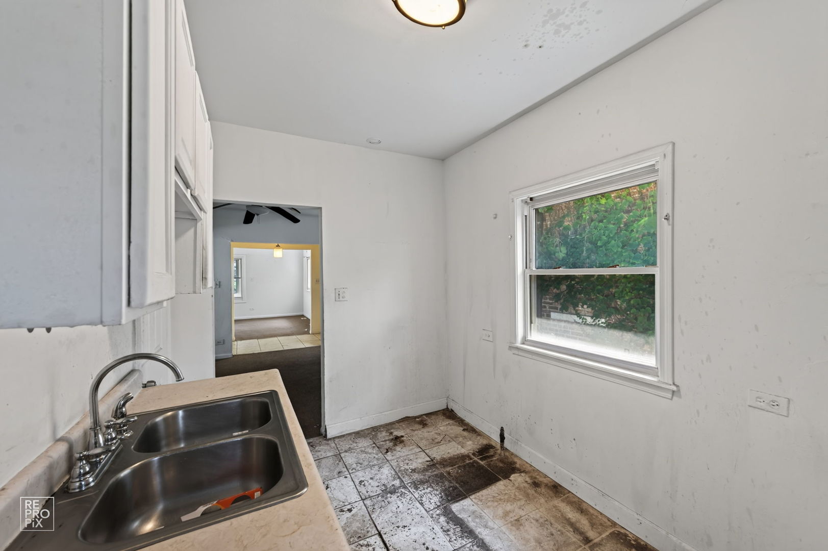 8234 S Kimbark Avenue Property Photo 9