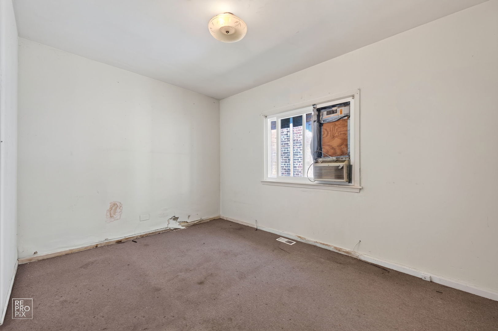 8234 S Kimbark Avenue Property Photo 11
