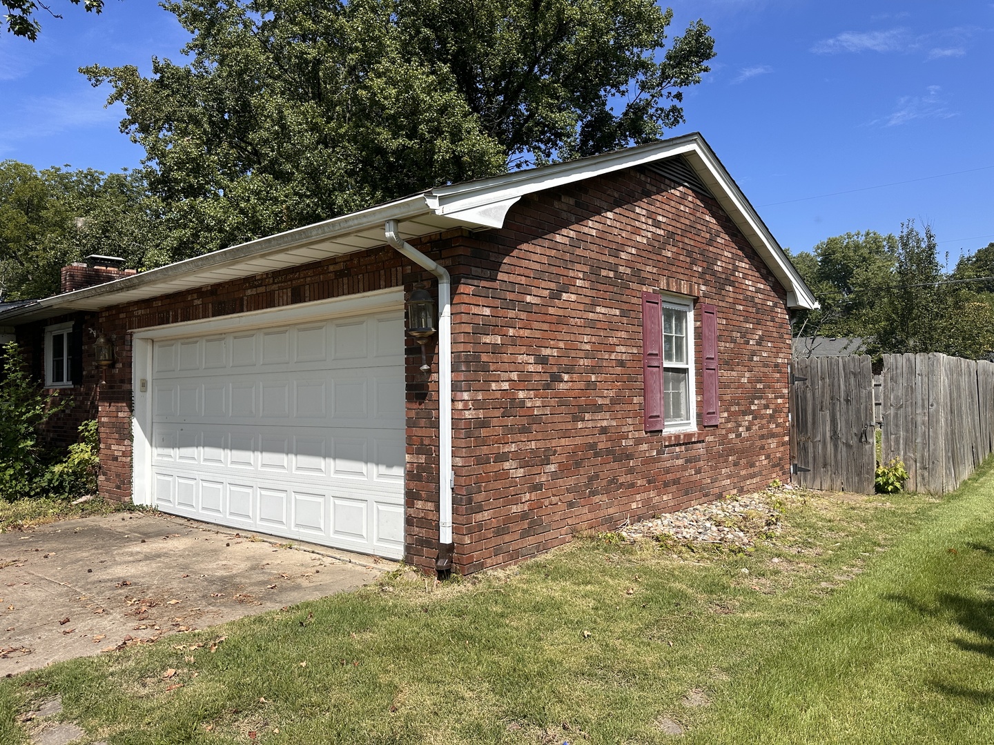 1504 W Malden Street Property Photo 3