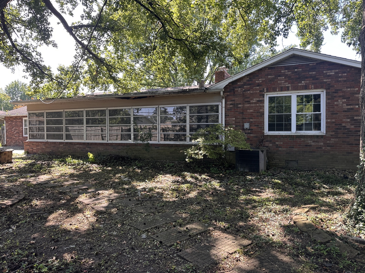 1504 W Malden Street Property Photo 5