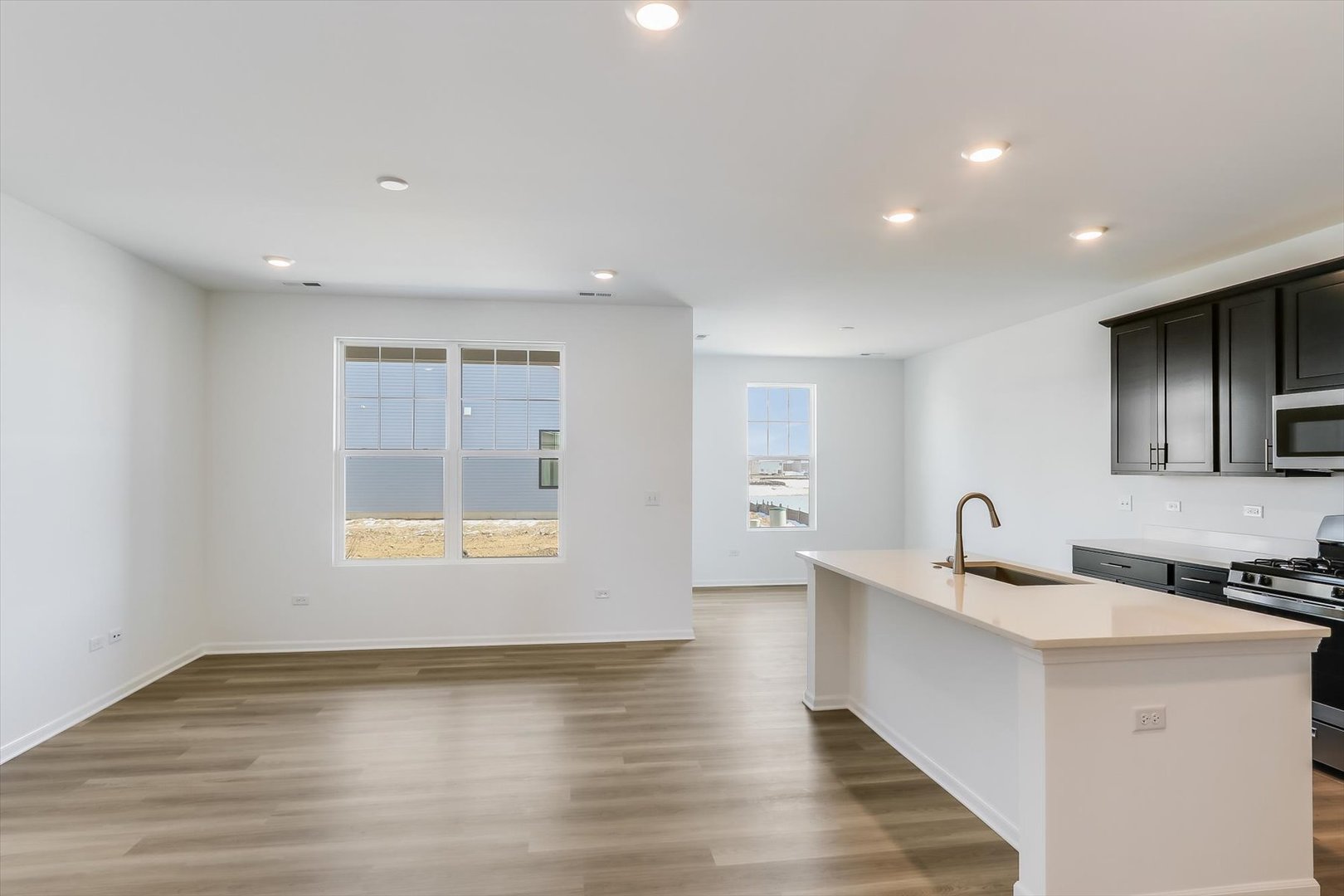 25539 W Alabaster Circle Property Photo 3
