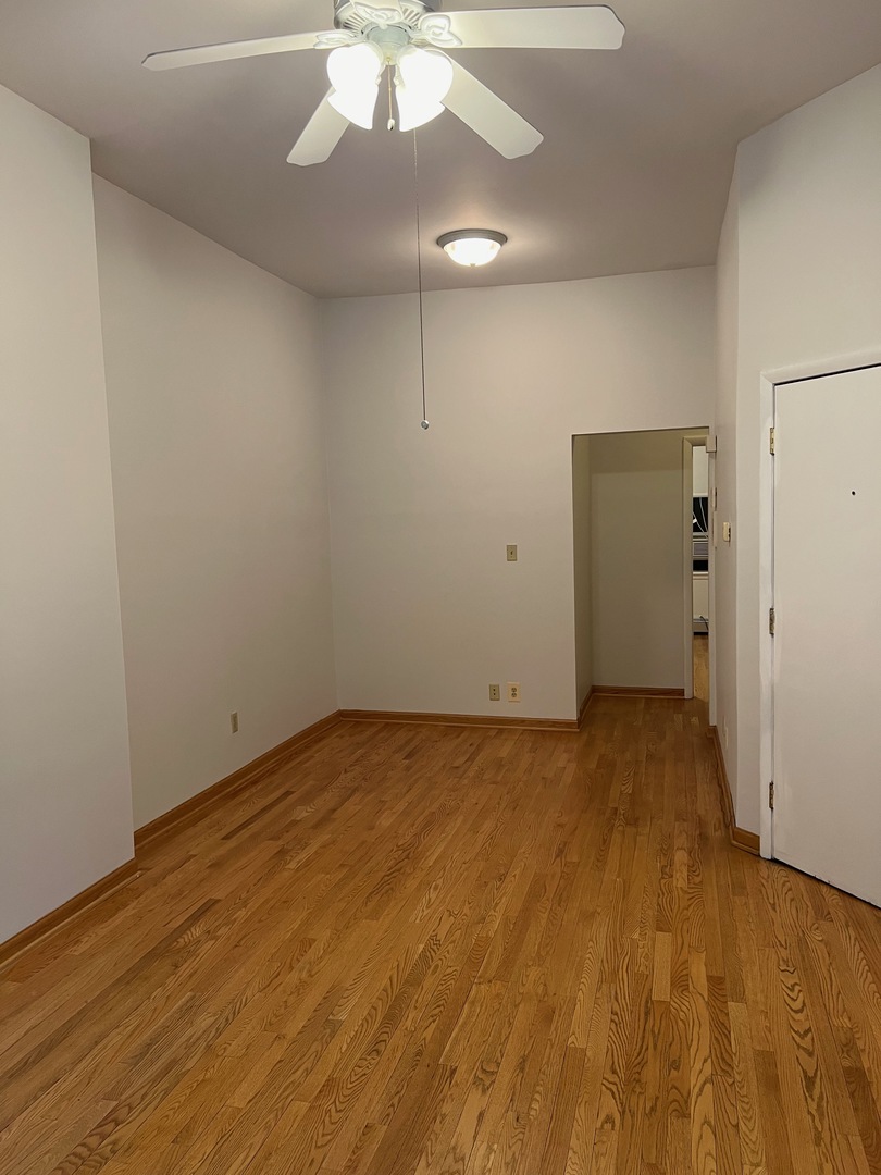 452 W St James Place 2 Property Photo 5