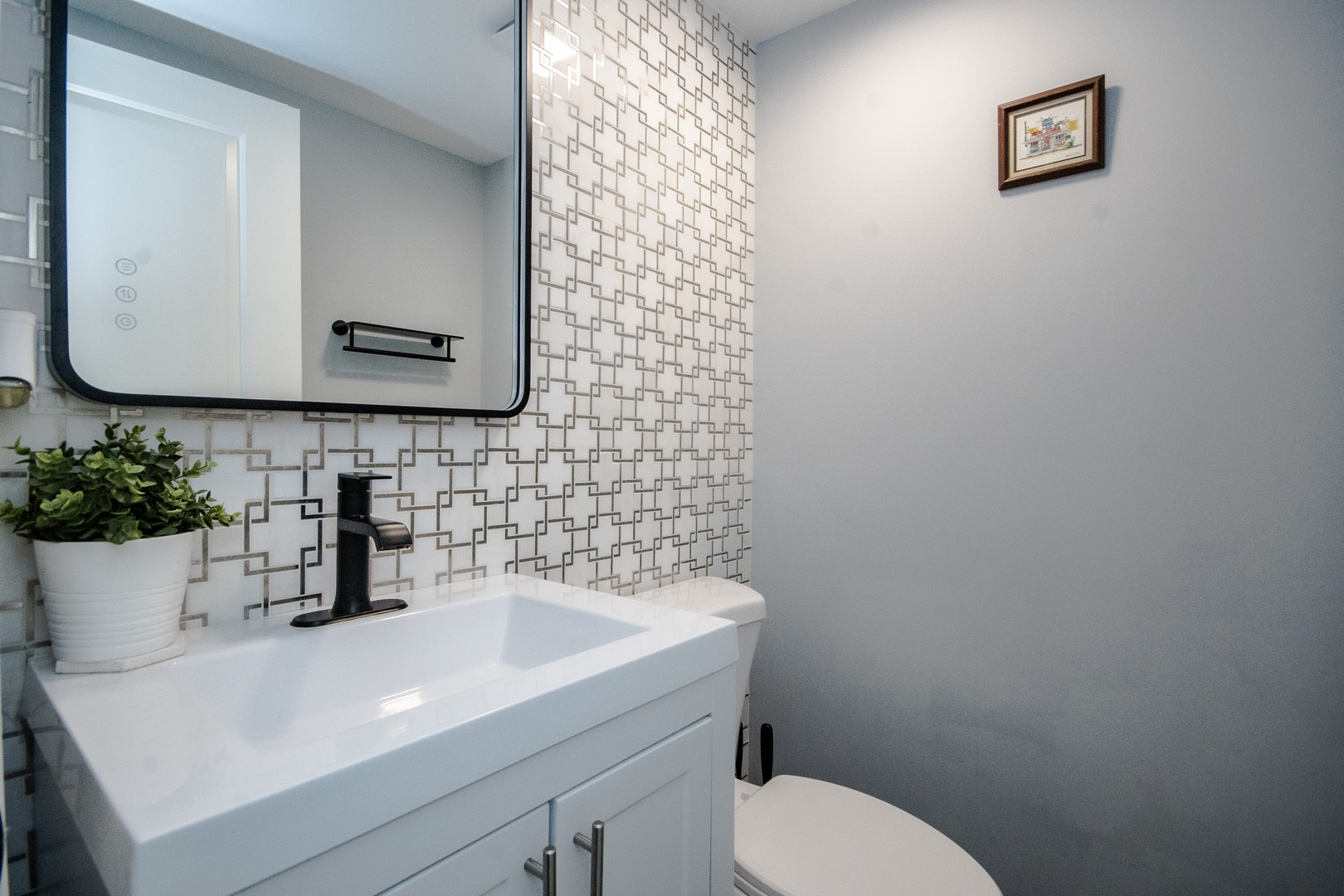 6630 N Trumbull Avenue Property Photo 10