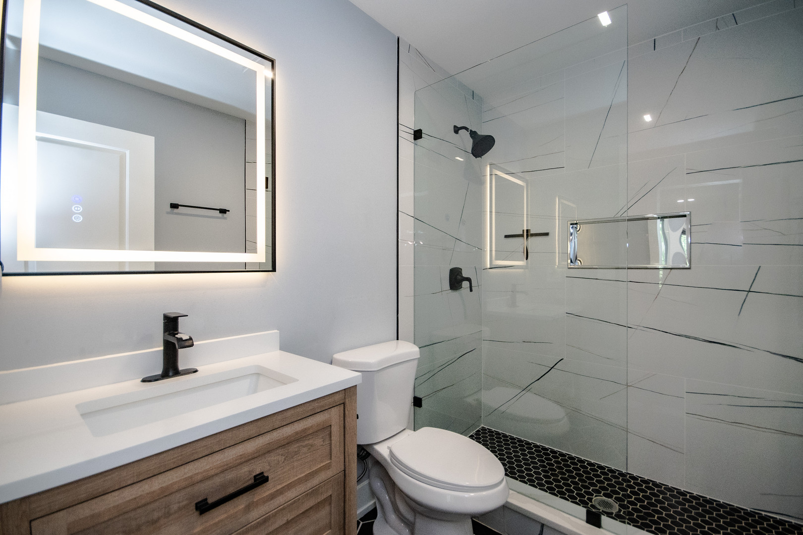 6630 N Trumbull Avenue Property Photo 13