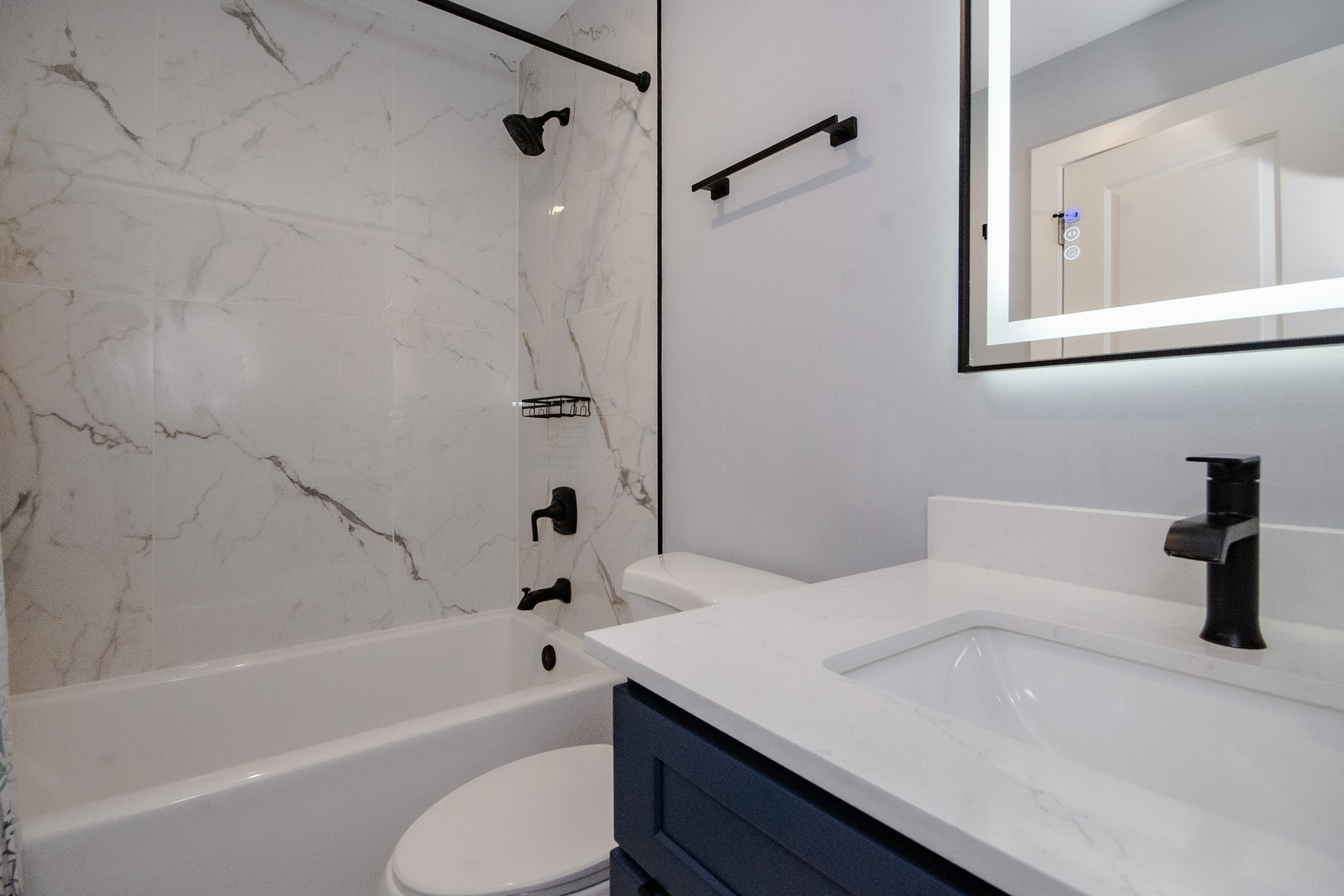 6630 N Trumbull Avenue Property Photo 21