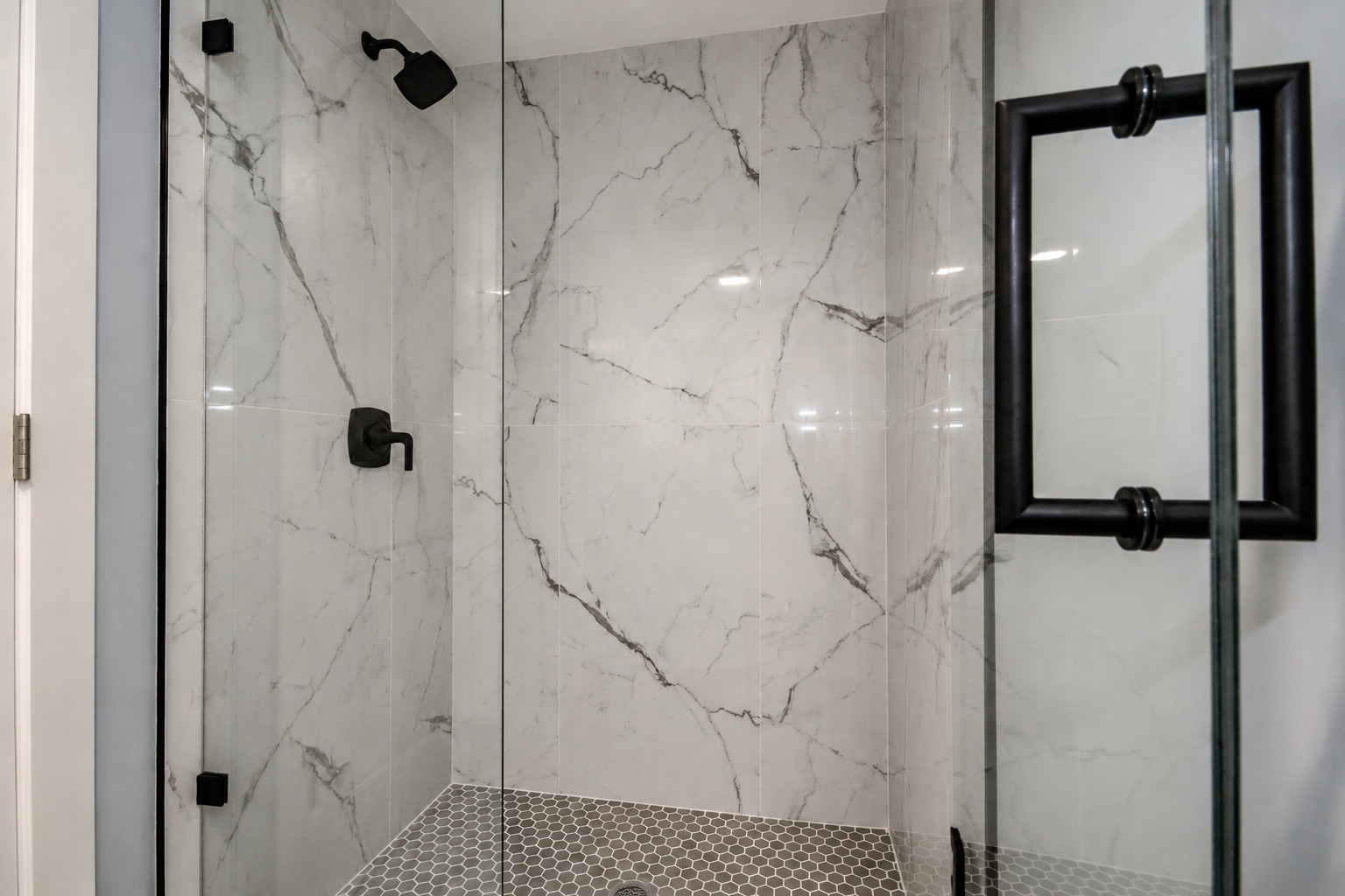6630 N Trumbull Avenue Property Photo 28