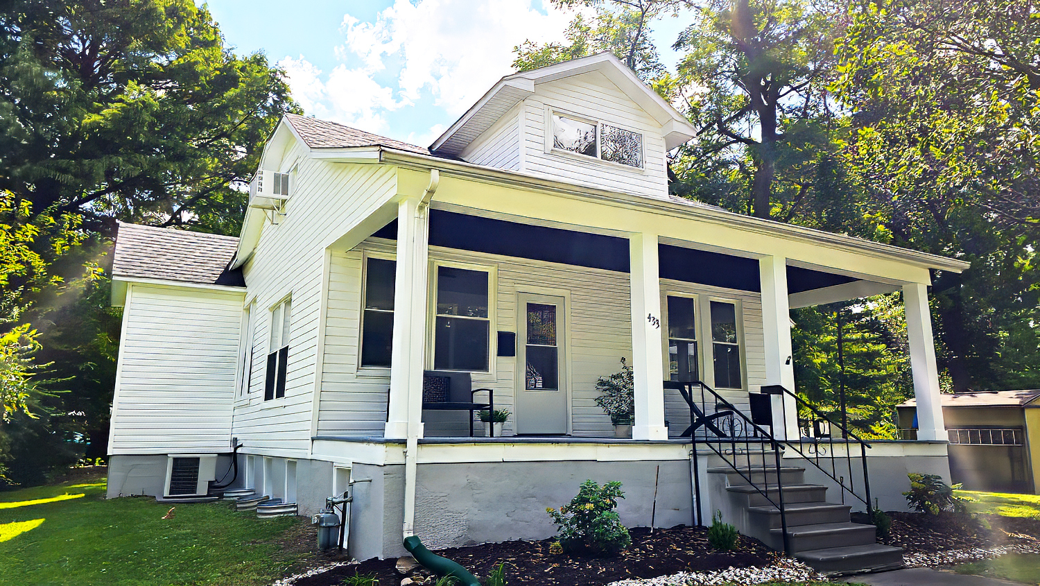 433 S Lincoln Boulevard Property Photo 3