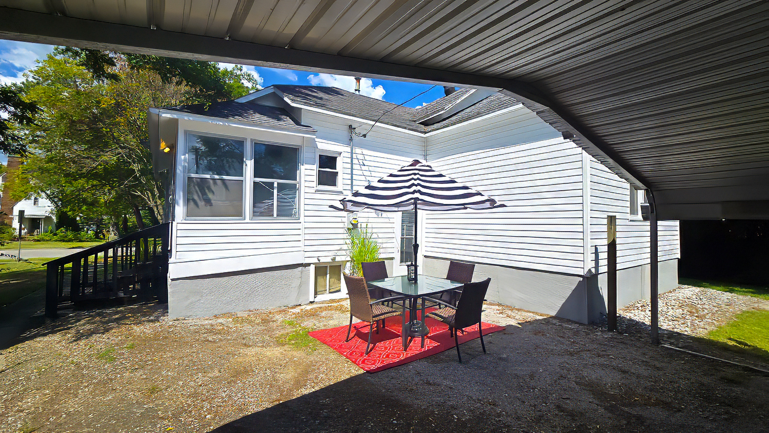 433 S Lincoln Boulevard Property Photo 9